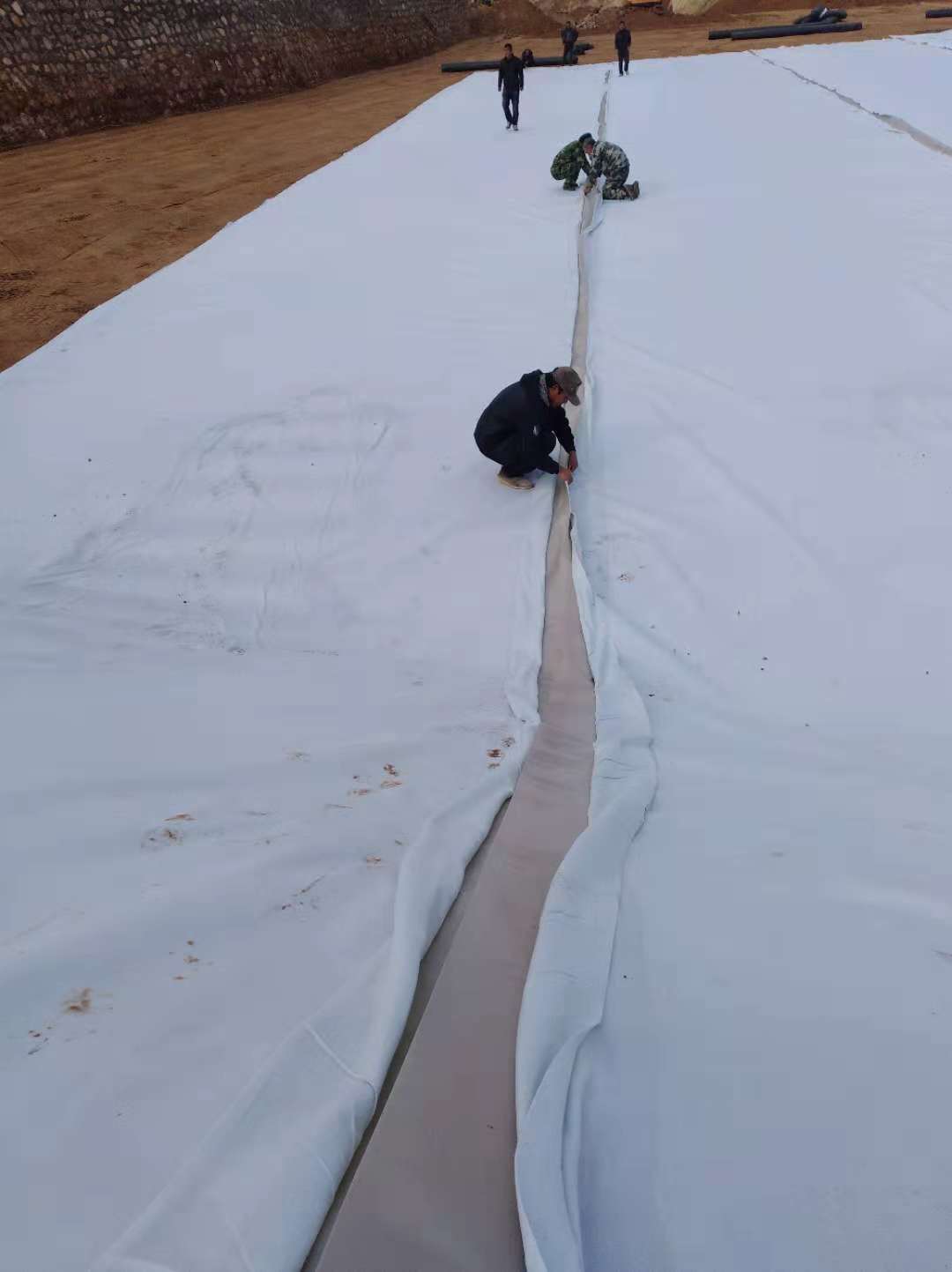 HDPE防滲膜自身缺陷對工程有什么影響？