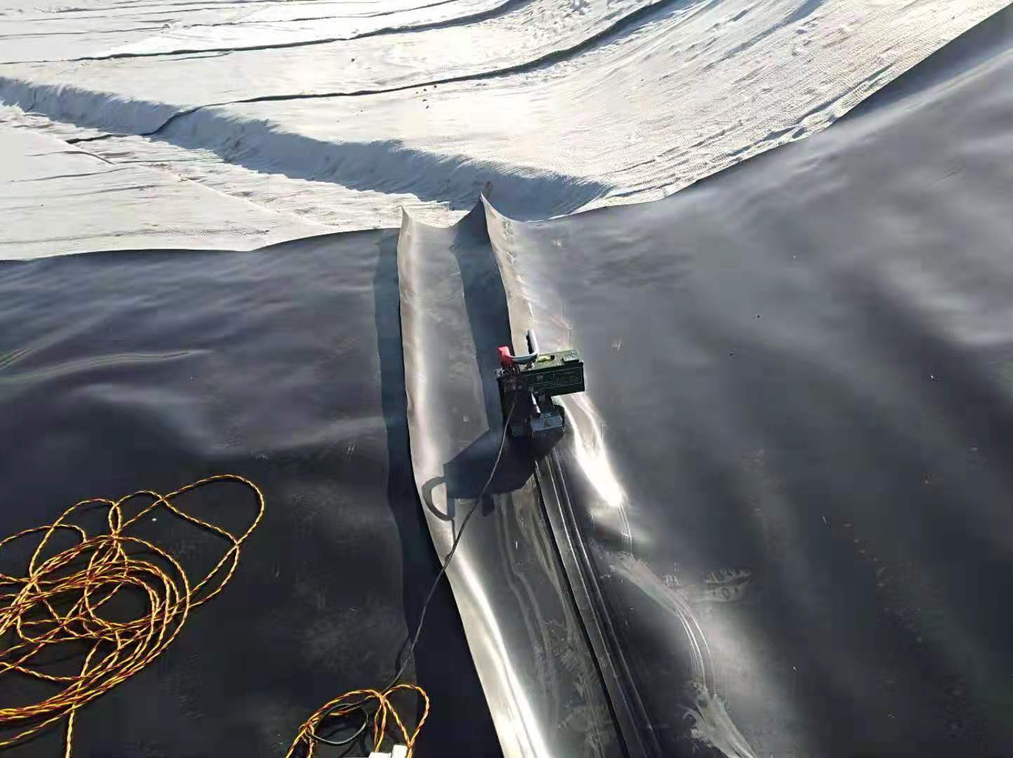 土工膜在儲放時(shí)的常見問題及其有什么特點(diǎn)